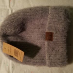 C.C. GREY KNITTED FUZZY BEANIE, One size, NWT